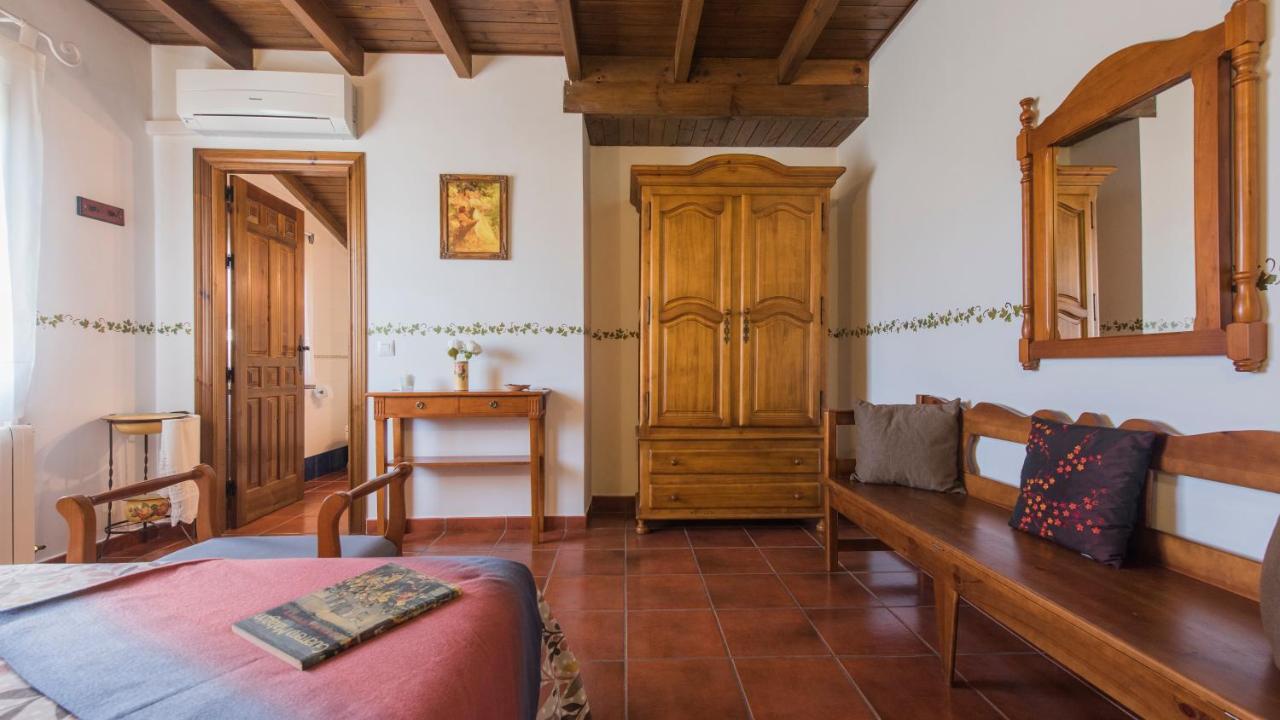 Los Laureles Casa Rural Urda Exterior photo